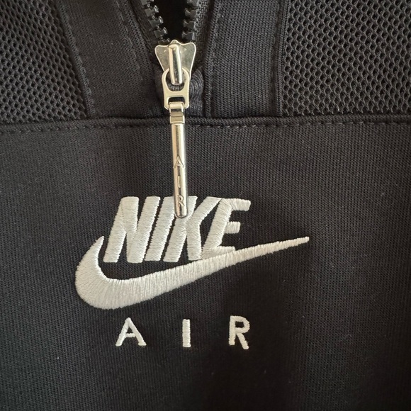 Nike Black Jacket with White Logo - Picture 4 of 12